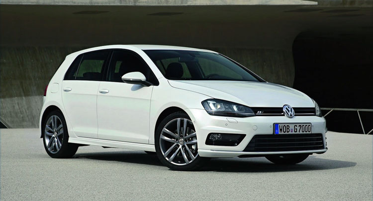  VW Golf Now Available in UK With Sporty R-Line Trim