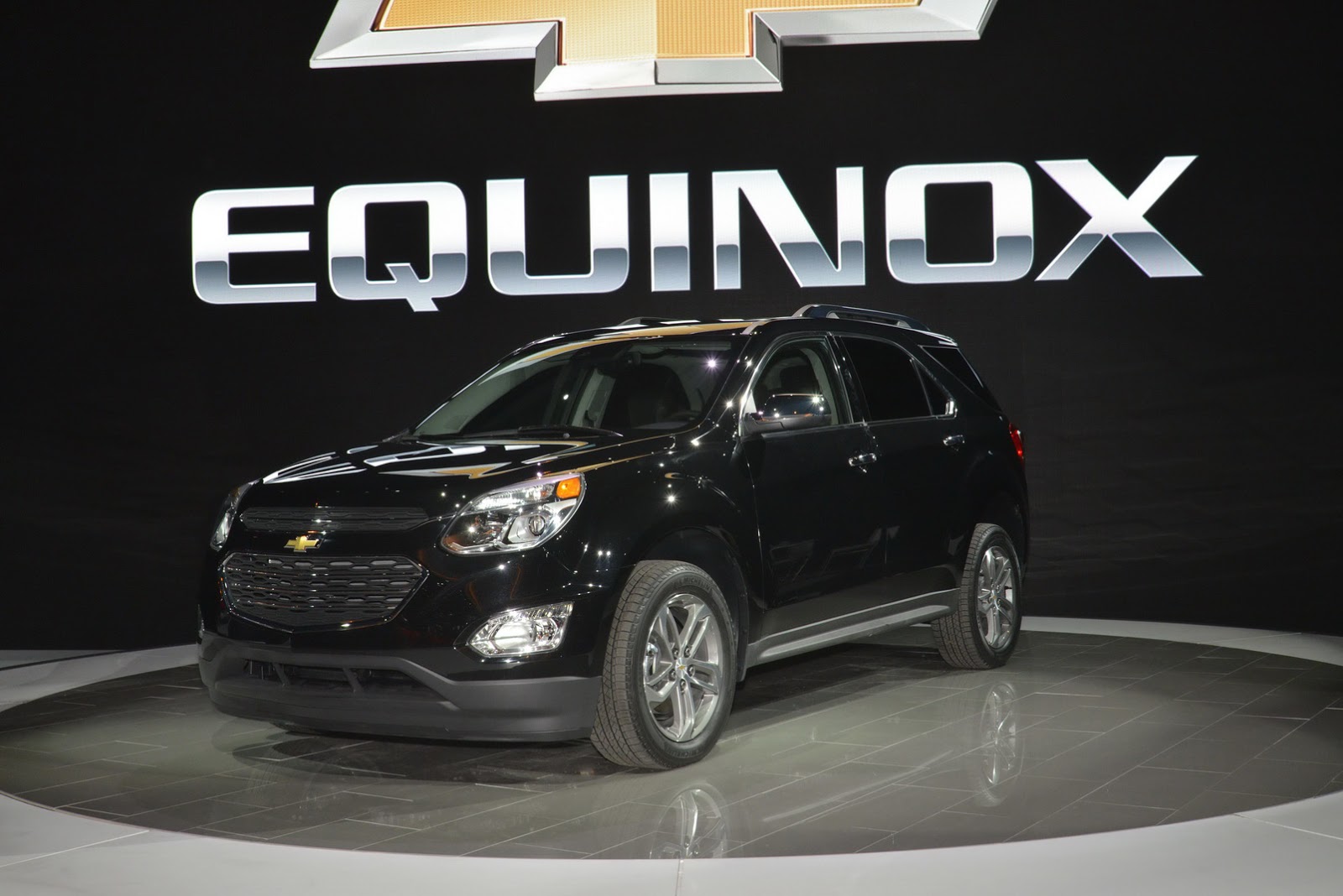 2016 Chevrolet Equinox Brings Minor Updates Besides the New Face [w