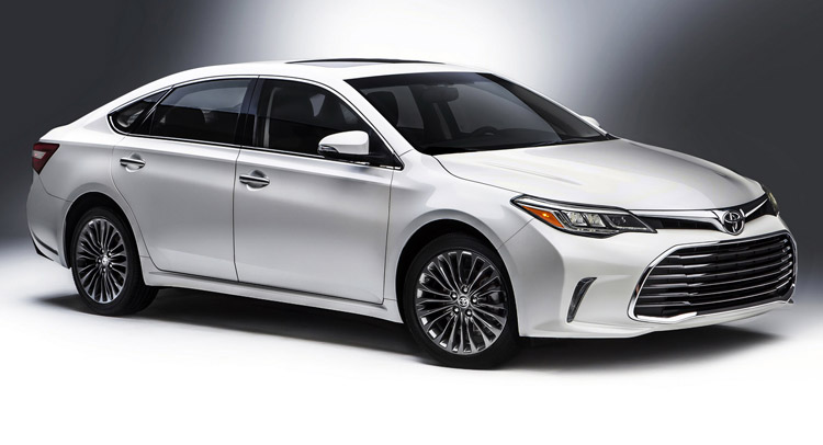  Refreshed 2016 Toyota Avalon Breaks Cover in Chicago