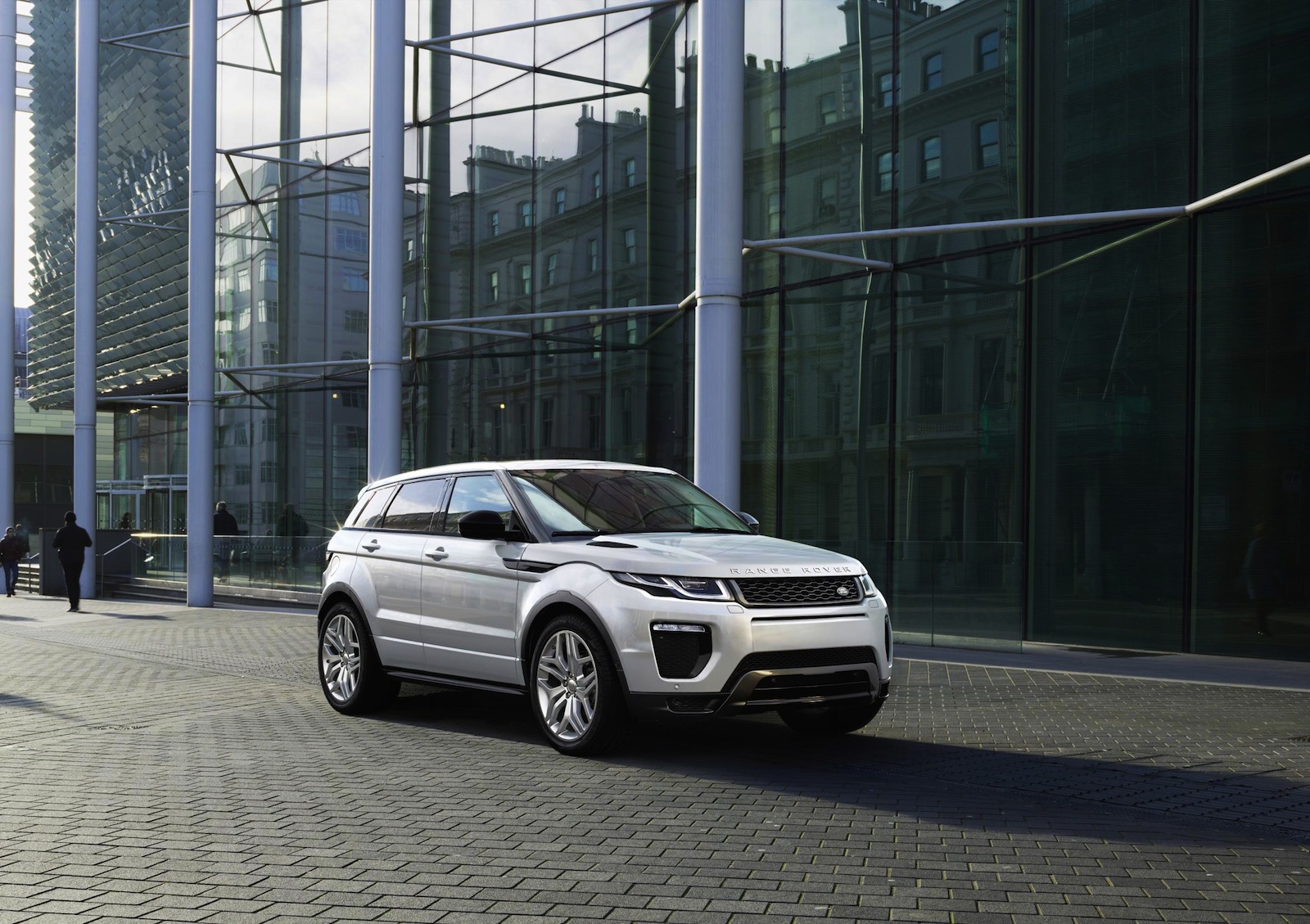 MY16_Range_Rover_Evoque_EXT_LOC113_PR Land Rover Finally Wins Case Against Chinese Evoque Clone
