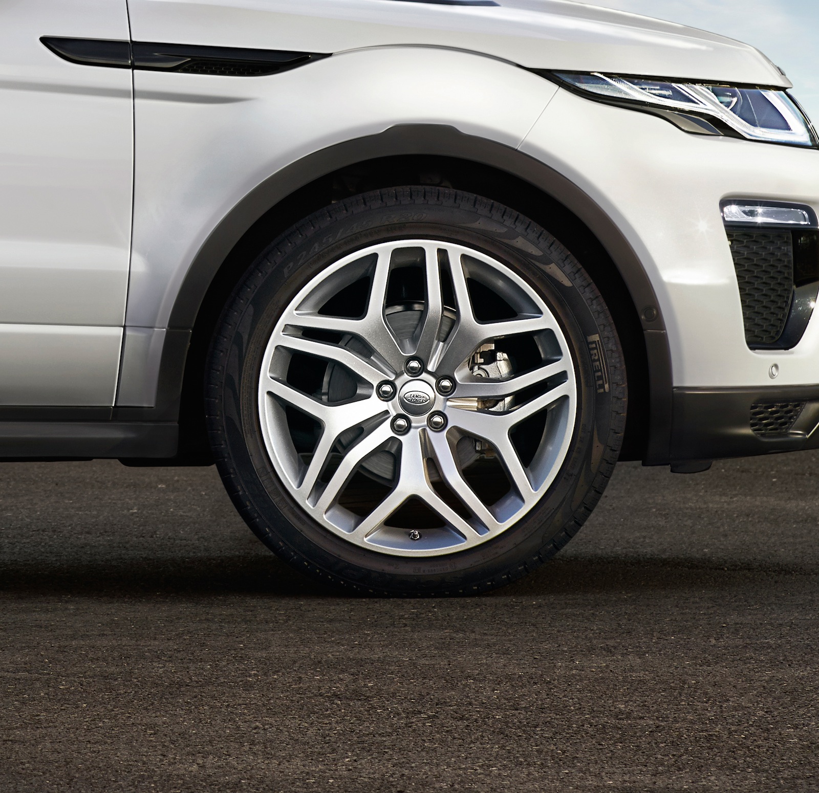 MY16_Range_Rover_Evoque_EXT_DET76 Land Rover Finally Wins Case Against Chinese Evoque Clone