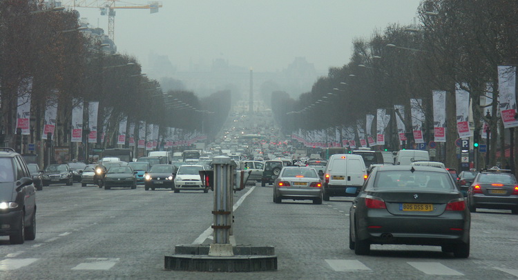  Paris is About to Ban Polluting Vehicles From its Centre