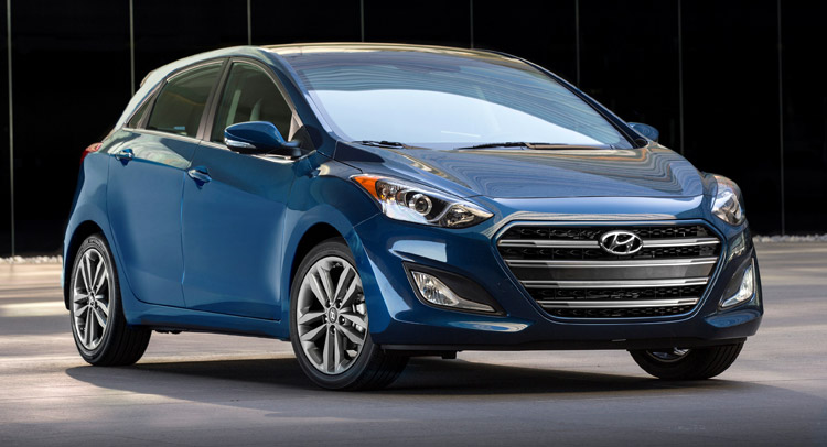  Updated 2016 Hyundai Elantra GT Shows Off New Grille, New Tech In Chicago