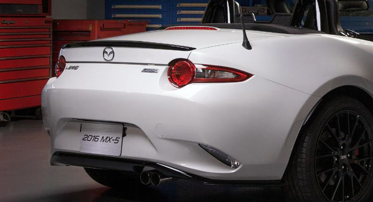  Mazda Brings 2016 MX-5 Accessories Design Concept to Chicago Show