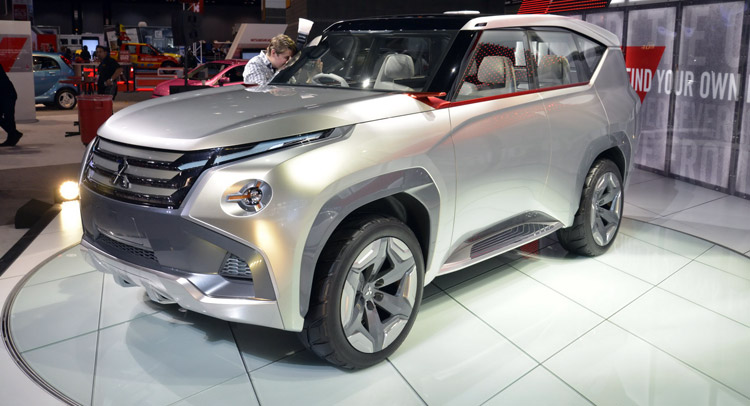  Mitsubishi Reminds Us It’s Still Alive With Reheated Concept GC-PHEV in Chicago