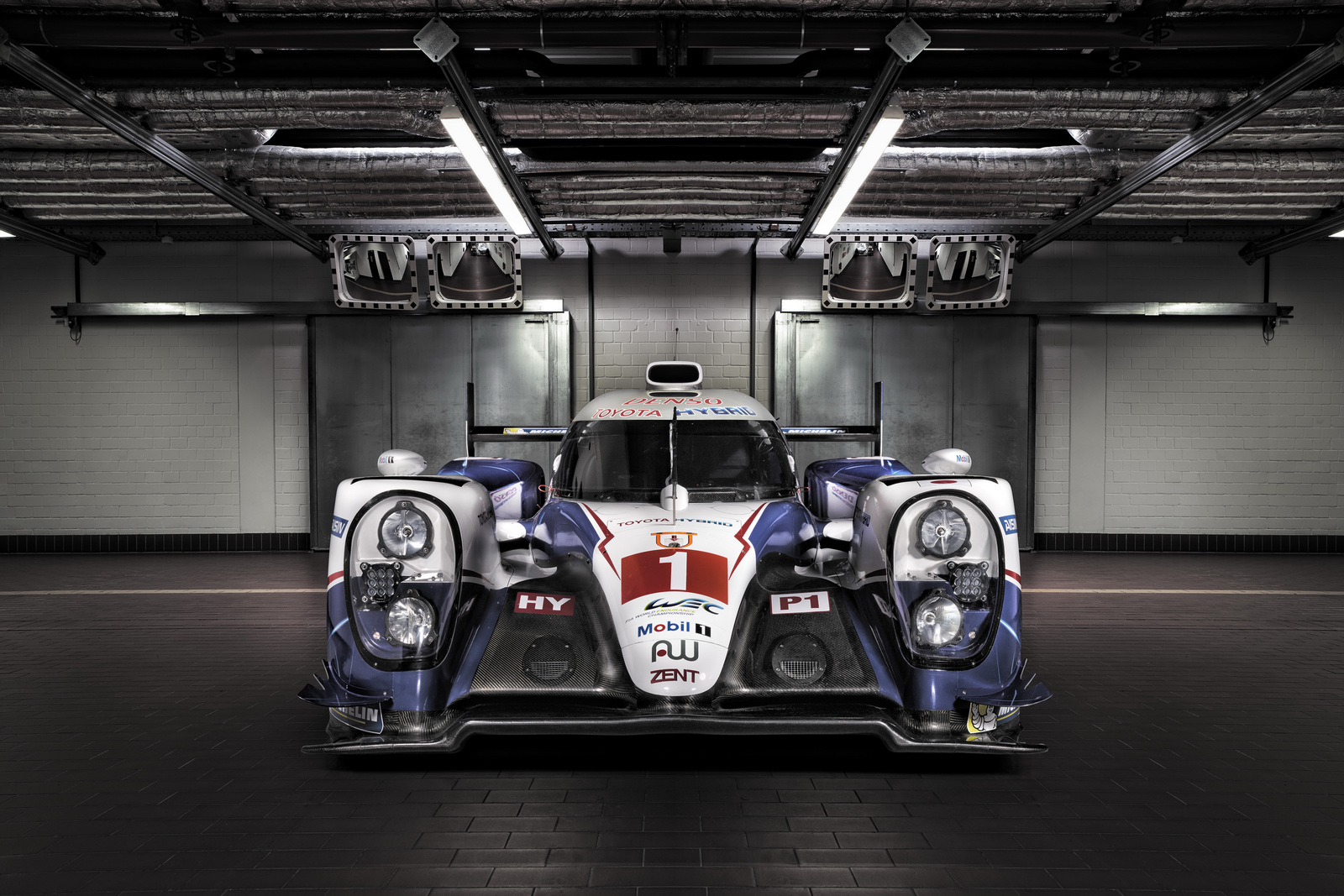 Toyota S 15 Ts040 Hybrid Racer Is Ready To Defend 14 Fia Wec World Title Carscoops
