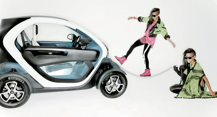  French Teens, Rejoice! Renault Twizy 45 Now Legal to Drive from the Age of 14