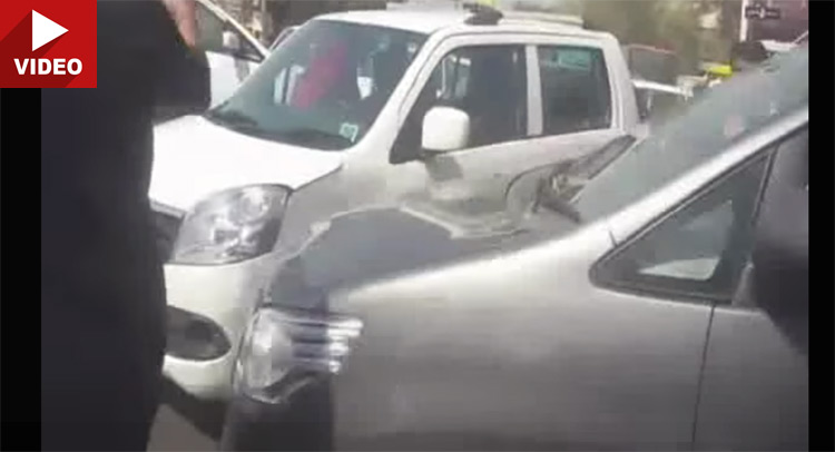  Men Kick And Ram Woman’s Car in Asinine Indian Road Rage Incident, Cop Does Nothing!