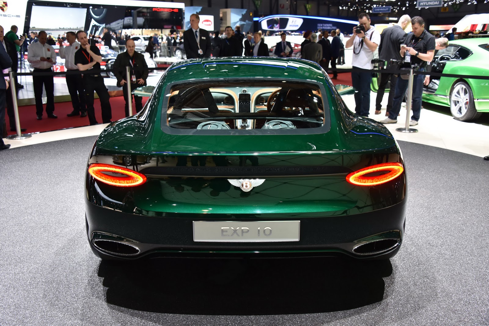 Bentley Exp 10 Speed Six Analyzed Up Close In Geneva 54 Pics Video Carscoops