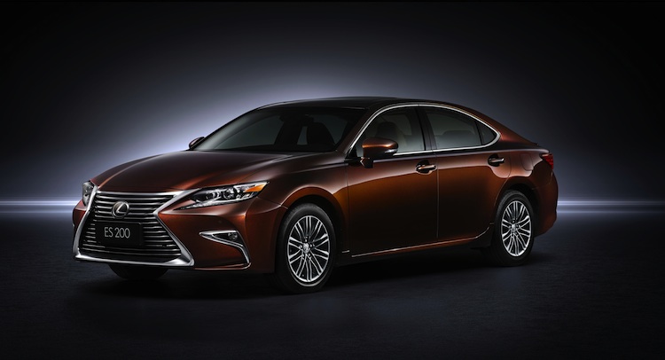 2016 Lexus ES Revealed With New Four-Cylinder, Subtle Changes | Carscoops