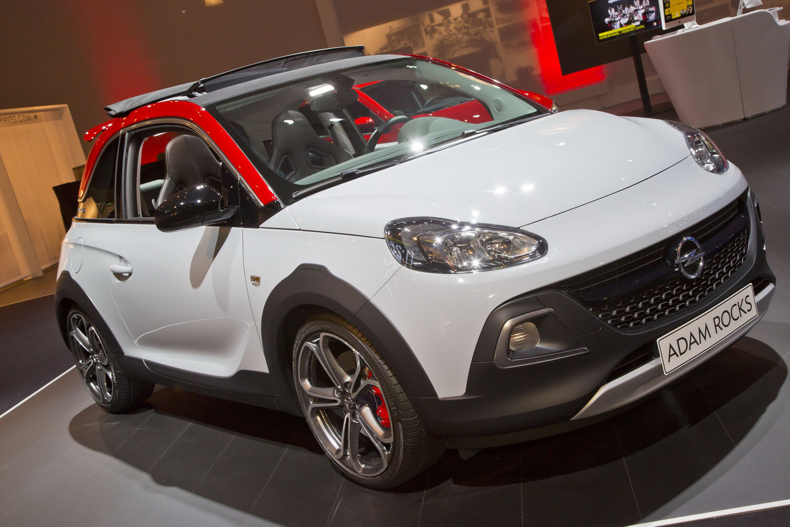 Кроссоверы перми. Opel Adam 2022. Opel Adam 2023. Opel Adam Rocks.