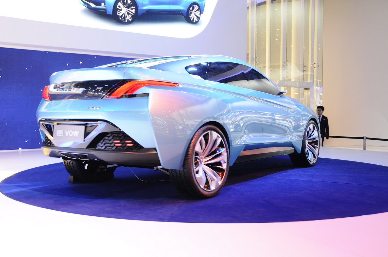 Китайский автомобиль venucia