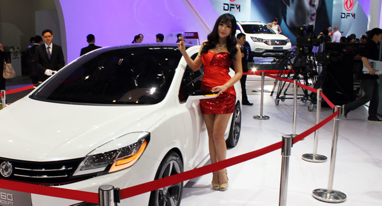  After Banning Sexy Models, Shanghai Auto Show Now Bans Children