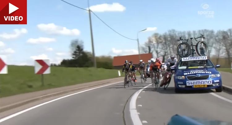  Watch Support Cars Take Down Two Riders in the 2015 Tour of Flanders