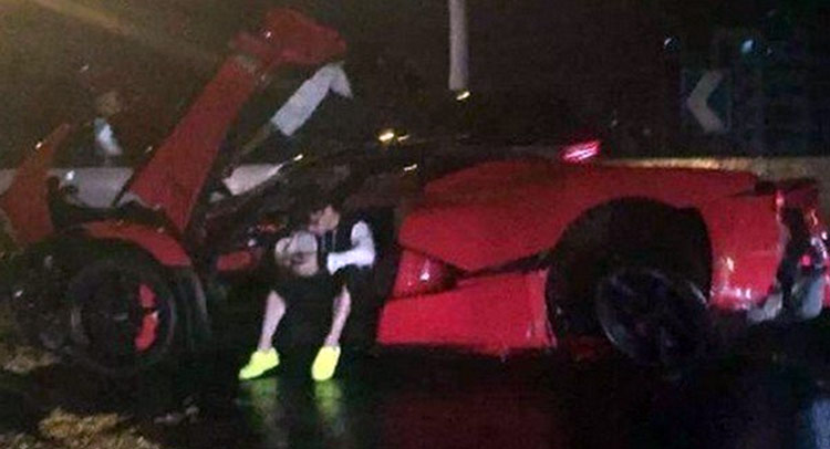  One More Ferrari LaFerrari Crashes Down, This Time In China