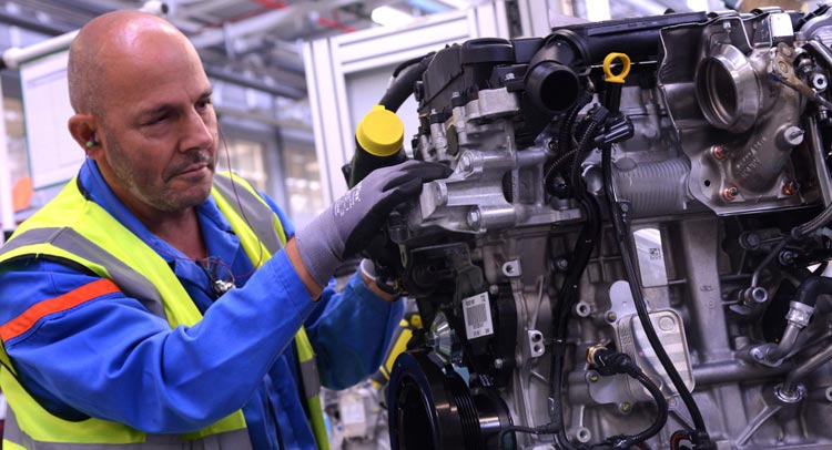  PSA Increases Production of 3-Cylinder Turbo Petrol Engines at French Plant