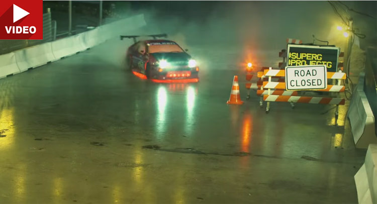  Drifting RC Cars at Night Looks Like Heaps of Fun!
