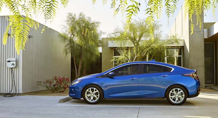  The 2016 Chevy Volt Will Cost $26,495 After Federal Tax Credit