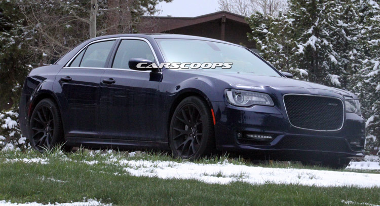  U Spy Chrysler Testing Facelifted 300 SRT8 In The U.S.