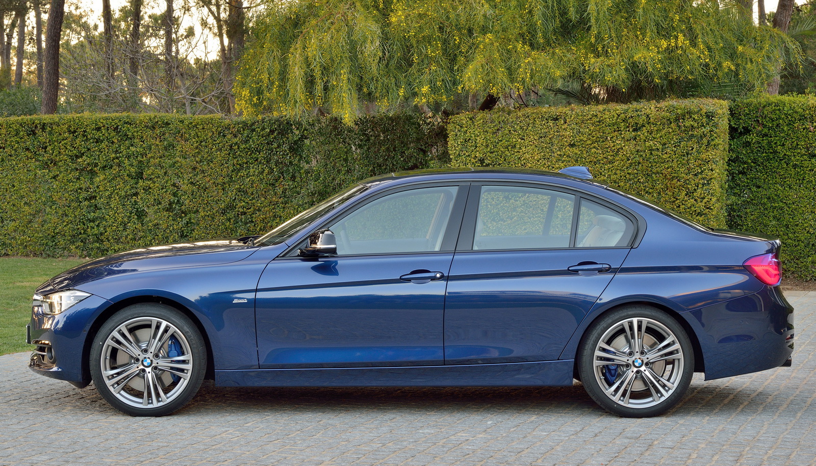 How Much Has The Facelift Changed The Bmw 3 Series Carscoops