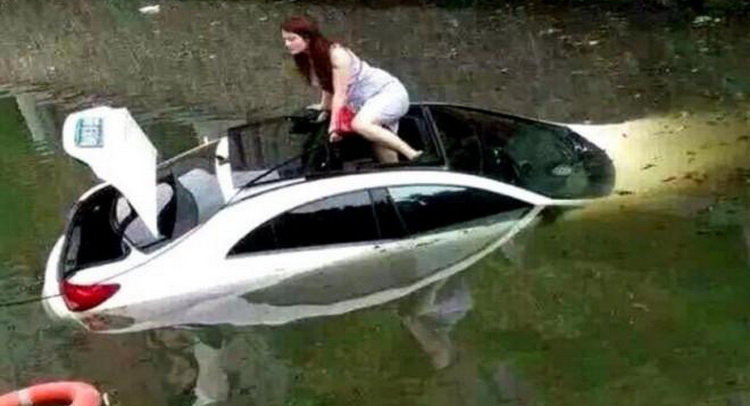  Woman Escapes Sinking Mercedes-Benz CLA Through Sunroof