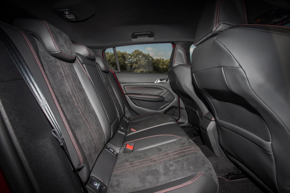 Peugeot 308 салон