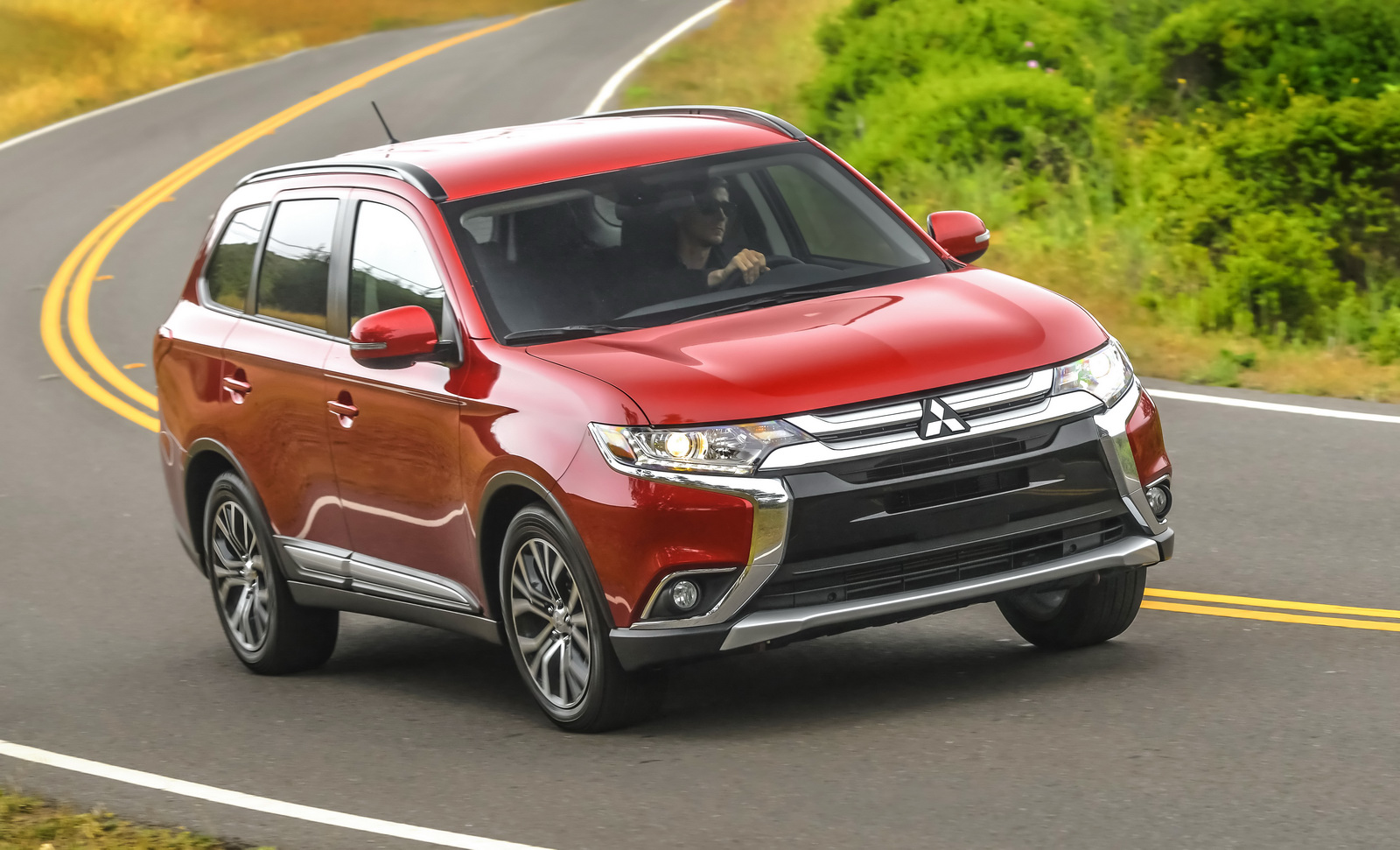 2016 Mitsubishi Outlander Priced From $22,995*, $200 Less Than 2015 ...