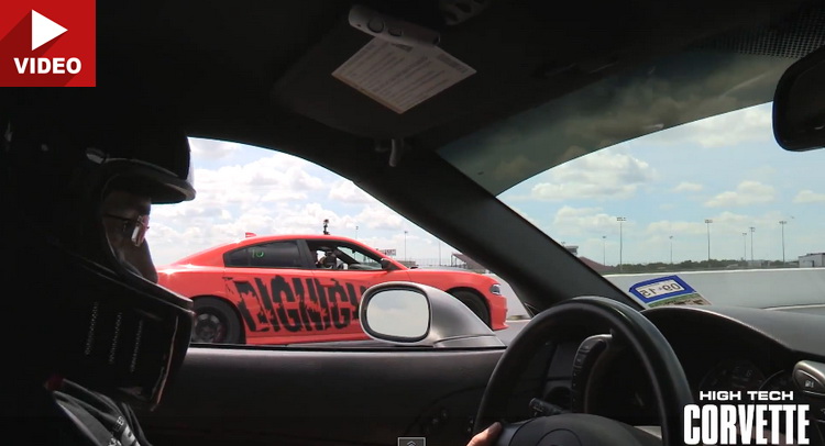 Damn…Stock Corvette Z06 C6 Doesn’t Even Break A Sweat Against Charger Hellcat