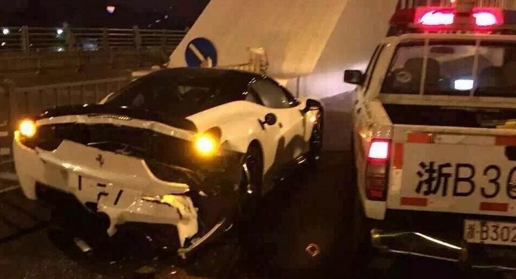  Ferrari 458 Gets Rear-Ended By Chinese Police Pick-Up Truck