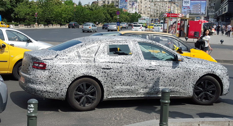  Camouflaged New Renault Laguna Spotted In Romania