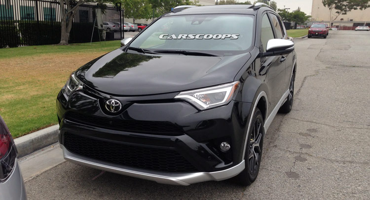  Toyota’s Facelifted 2016 RAV4 And New RAV4 Hybrid Snagged Out In The Open