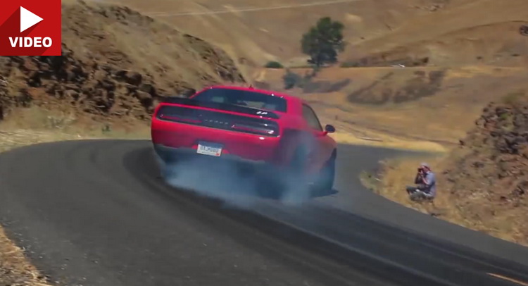  707 HP Dodge Challenger Hellcat Shows Off Powersliding Talents