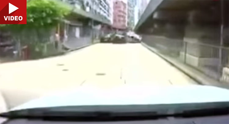  Watch Speeding Ferrari 458 Smash Into A Minivan In Hong Kong
