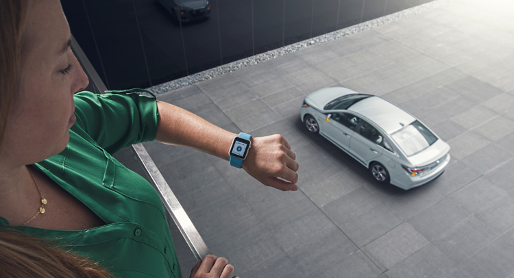  You Can Now Remotely Play With Your Hyundai With Apple Watch