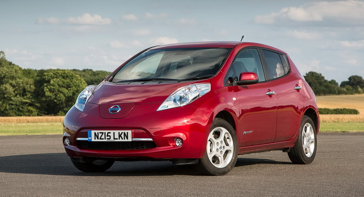  Nissan Celebrates 10,000 Leafs Sold In The UK