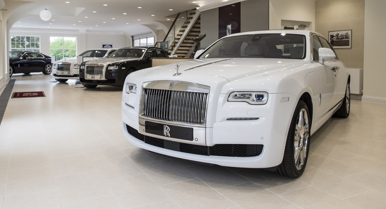  Wealthy Chinese Buying Less Rolls-Royces To Avoid Unwanted Attention