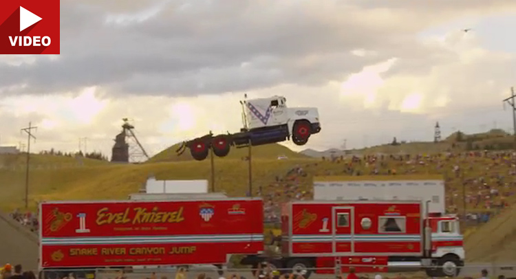  Check Out The New Record For The Longest Semi-Truck Jump