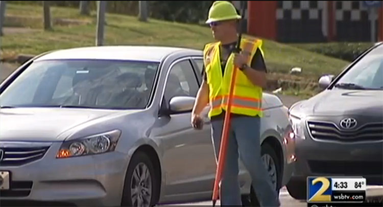  Cheeky Cops Disguise Themselves As Road Workers To Bust Texting Drivers
