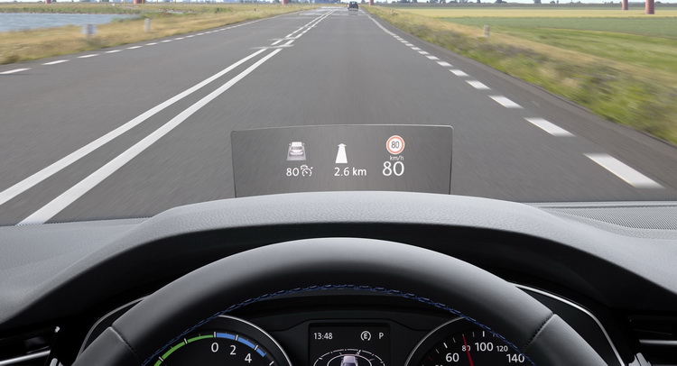  VW Brags About Passat’s Advanced Head-Up Display
