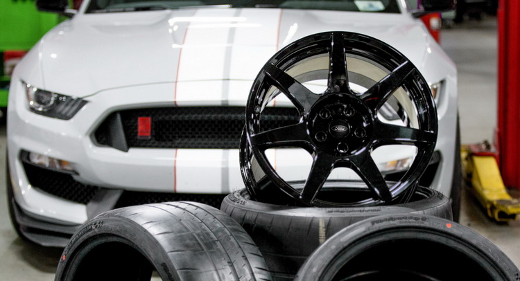  Ford Uses Space Tech To Build Mustang GT350R’s Carbon Wheels