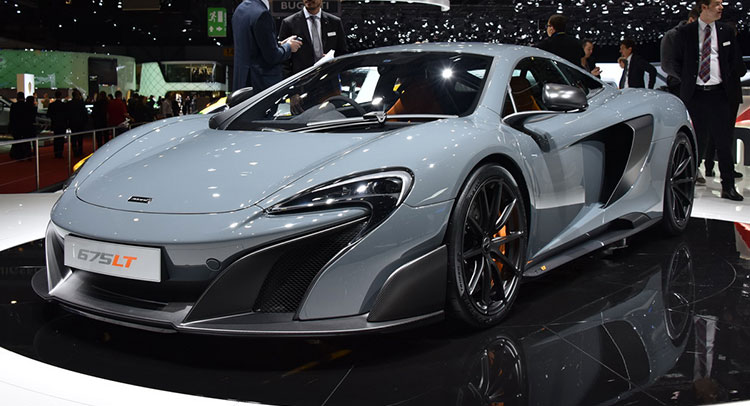  Jeremy Clarkson Gets A McLaren 675LT Delivered To His Home