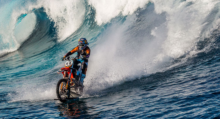  Daredevil Robbie Maddison Rides The Waves On A…Dirt Bike [w/Video]