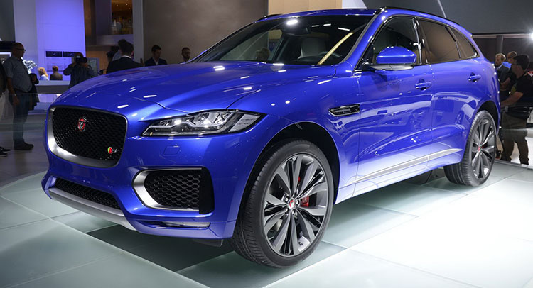  Jaguar’s F-Pace Demonstrates That An SUV Can Look Good