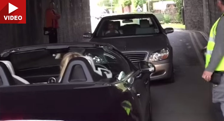  Two Stubborn Mercedes Drivers Have A 40-Minute Standoff Causing Huge Traffic Jam!
