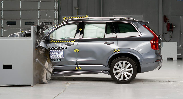  New Volvo XC90 Masters IIHS Small Overlap Test, Achieves Clear TSP+