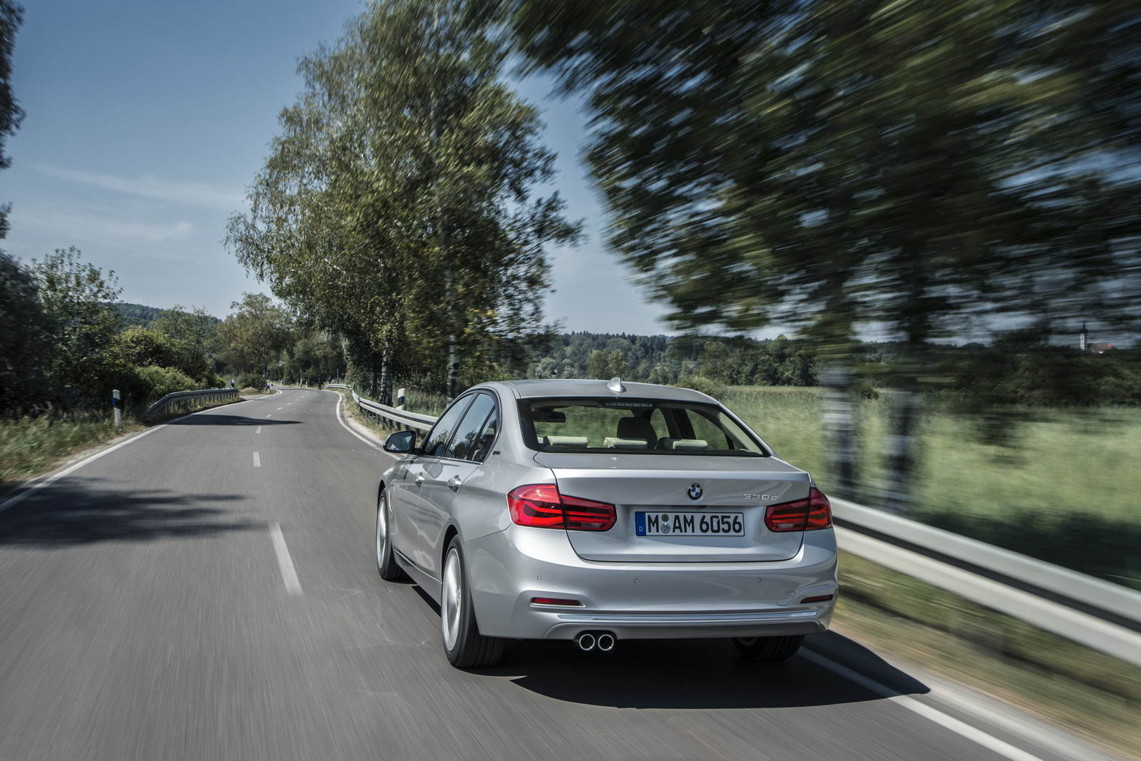 BMW’s New 330e Plug-In Hybrid Packs 252PS, Ultra Low Comsumption And ...
