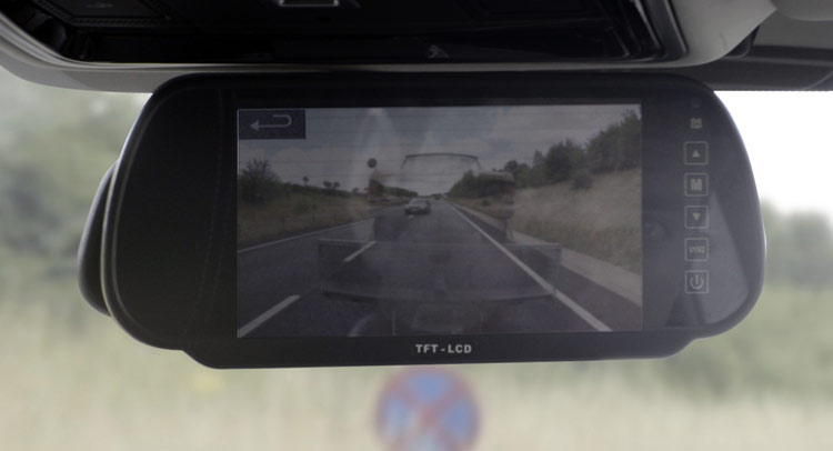  Land Rover Shows Off Invisible Trailer And Cargo Sense App