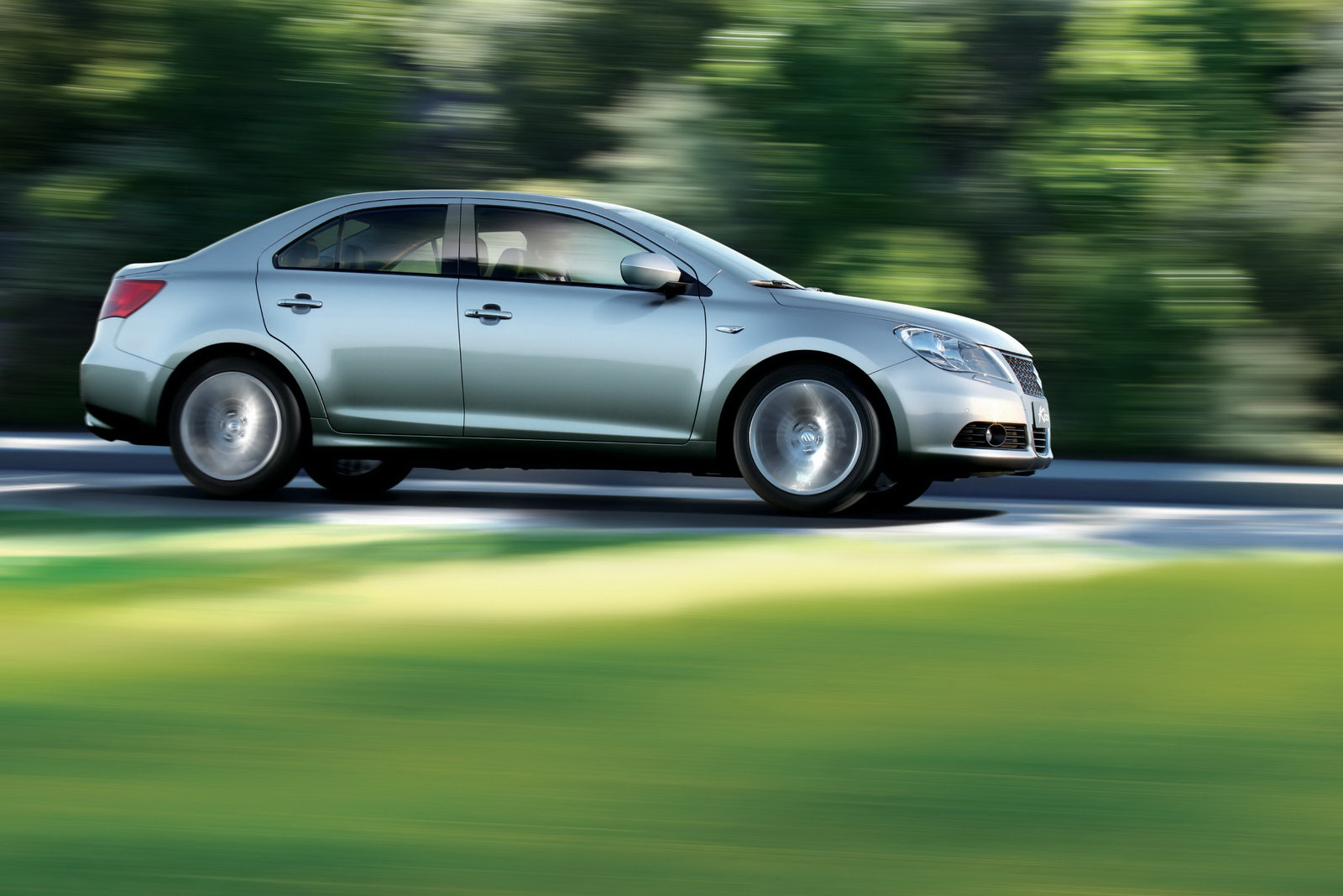 4-reasons-suzuki-kizashi-1 Suzuki Grand Vitara And Kizashi Recalled In The U.S. Over Airbag Issue