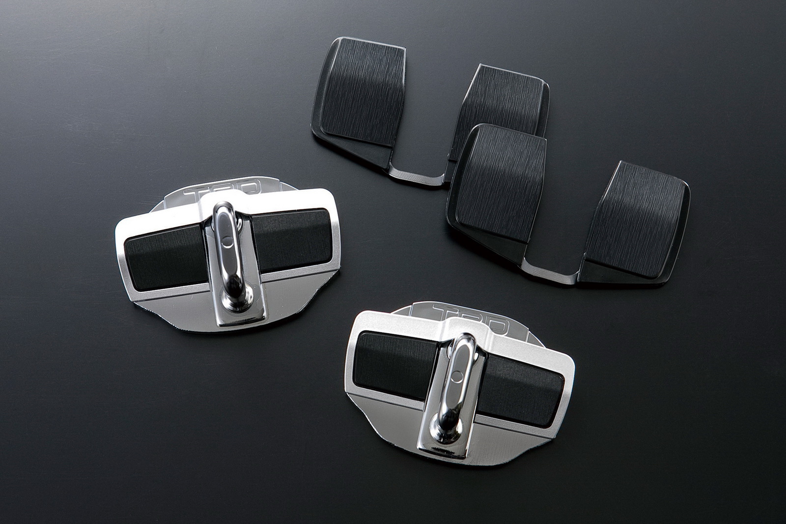 TRD Offers Neat Accessory Packages For 2016 Toyota Crown | Carscoops