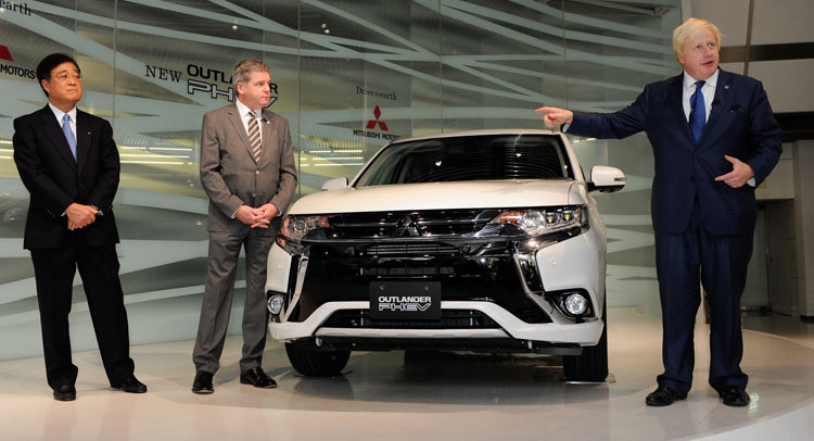  London Mayor Boris Johnson Unveils Facelifted Mitsubishi Outlander In Tokyo [w/Video]